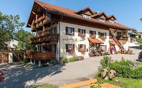 Almerhof - Waldferienhof Almer